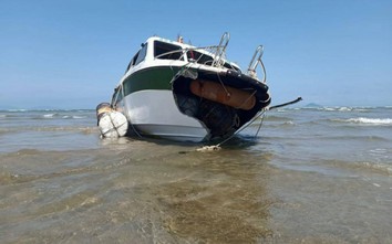 Cận cảnh con tàu gặp nạn khiến 16 người chết ở biển Cửa Đại