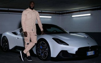 Tiền đạo Lukaku khoe siêu xe Maserati MC20 mới tậu