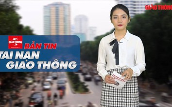 Video TNGT 3/3: Hai xe tải hư hỏng nặng sau va chạm, tài xế bị thương nặng