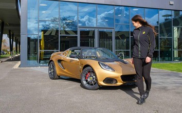 Chiếc Lotus Elise cuối cùng được bàn giao tới vị khách đặc biệt