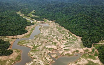 Có một đường băng sân bay dưới lòng hồ Kẻ Gỗ