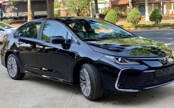 Giá lăn bánh Toyota Corolla Altis 2022: Cao nhất 985 triệu đồng