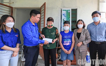 Đoàn Thanh niên Báo Giao thông thăm gia đình nạn nhân TNGT ở Hải Phòng