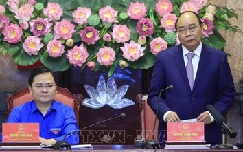 Chủ tịch nước Nguyễn Xuân Phúc gặp mặt gương mặt trẻ Việt Nam tiêu biểu