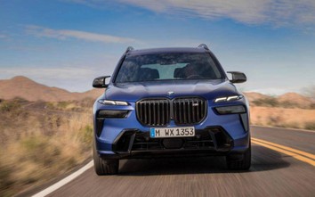 BMW X7 2023 ra mắt với thiết kế đèn pha gây tranh cãi