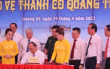Chủ tịch nước ký phát hành bộ tem “50 năm bảo vệ Thành Cổ Quảng Trị”