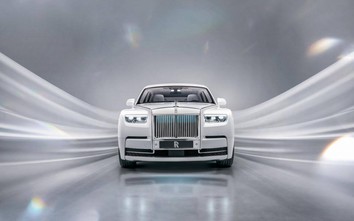Rolls-Royce Phantom 2023 được nâng cấp lưới tản nhiệt phát sáng