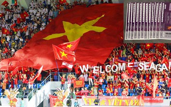 CĐV than trời vì vé chợ đen chung kết SEA Games bằng 3 tháng lương