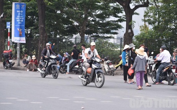 "Chợ đen" đìu hiu, vé chung kết U23 Việt Nam - U23 Thái Lan vẫn có giá sốc