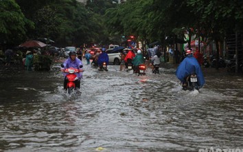 Vì sao Hà Nội chi cả chục nghìn tỷ cho thoát nước song hễ mưa là ngập?