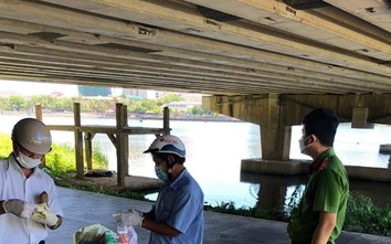 Truy tìm danh tính thi thể nam nạn nhân nổi dưới cầu gỗ lim ở sông Hương