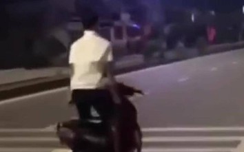 Truy tìm "quái xế" buông 2 tay phóng xe bạt mạng trên đường ở Quảng Nam
