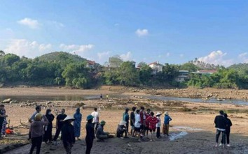 Yên Bái: Nhóm 9 học sinh rủ nhau tắm sông Chảy, 1 em tử vong, 1 mất tích