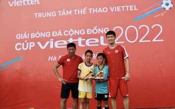 Dàn tuyển thủ Việt Nam truyền cảm hứng cho 400 cầu thủ nhí