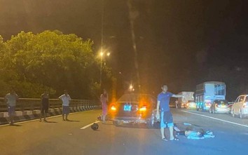 Tai nạn với ô tô trên Đại lộ Thăng Long, nam thanh niên đi xe máy tử vong