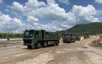 Xe cơi nới thành thùng, chở quá tải vắng bóng trên các tuyến đường đất mỏ