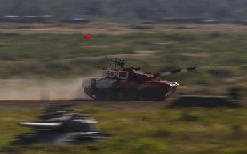 Trung Quốc đưa binh sỹ và xe tăng đến Nga