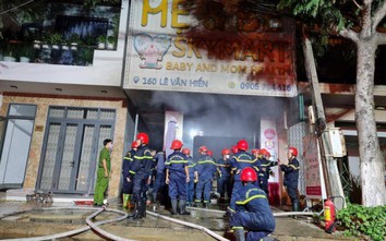Cháy cửa hàng đồ dùng mẹ và bé sau tiếng nổ lớn, nhiều người tháo chạy