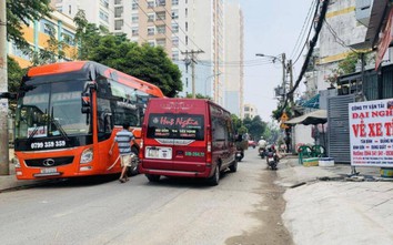 Cấm xe khách vào trung tâm TP.HCM, không "đánh trống bỏ dùi"