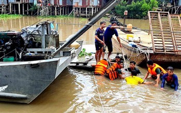 Chìm vỏ lãi chở gỗ, người đàn ông tử vong trên kênh Vĩnh Tế