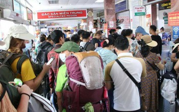 Bến xe, ga đường sắt Đà Nẵng đông nghịt người trong ngày đầu nghỉ lễ