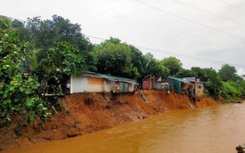 Hà Giang: Hai người bị thương, nhiều tuyến đường sạt lở do mưa lũ