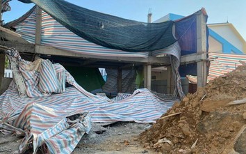Sập giàn giáo trường mầm non ở Hải Phòng, 3 người bị thương