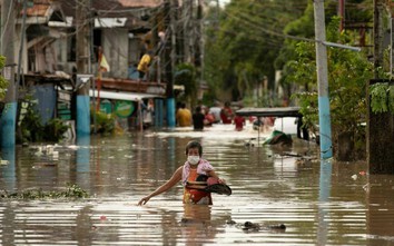 Cận cảnh hậu quả của bão Noru sau khi càn quét Philippines