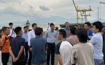 Thứ trưởng Nguyễn Xuân Sang trực tiếp chỉ đạo chống bão tại cảng miền Trung