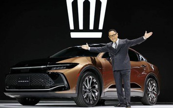Toyota Crown Crossover 2023 vừa ra mắt đã cháy hàng