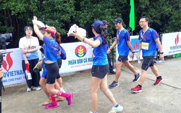 Gần 2.500 vận động viên tranh tài giải Đất Mũi marathon