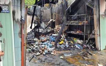 An Giang: Ba căn nhà liền nhau bốc cháy, bà cụ 69 tuổi tử vong