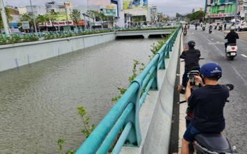 Đà Nẵng: Bơm nhiều giờ, hầm chui Điện Biên Phủ vẫn ngập nặng