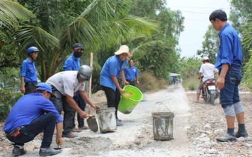 Thanh niên dân tộc thiểu số ở Bạc Liêu chung tay làm cầu, đường giao GTNT