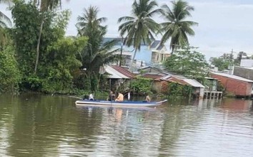 Vỏ lãi va chạm phà chở khách, người đàn ông rơi sông tử vong