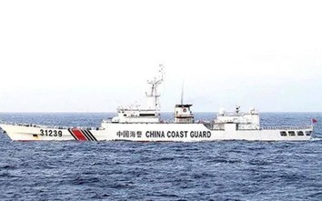 Trung Quốc đưa tàu trang bị súng đại bác lớn nhất đi vào lãnh hải Nhật