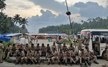 Ấn Độ: Biểu tình phản đối xây cảng leo thang bạo lực, 36 cảnh sát bị thương