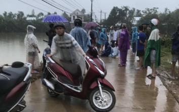 Cậu đón cháu đi học về, cả hai bị nước lũ cuốn trôi mất tích