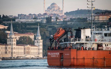 Financial Times: Nga âm thầm mua 100 tàu chở dầu