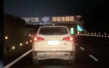 Người đàn ông Trung Quốc phải chạy 500 km vì ô tô không thể giảm tốc