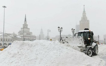 Giao thông tại thủ đô Nga tê liệt vì tuyết rơi kỷ lục