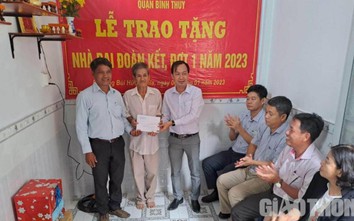 Báo Giao thông và mạnh thường quân bàn giao 2 nhà đại đoàn kết tại Cần Thơ