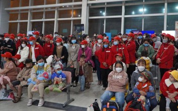 "Chuyến bay 0 đồng" đưa 225 công nhân nghèo về Thanh Hoá ăn Tết