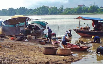 Làng hến đặc sản 300 năm tuổi bên dòng La