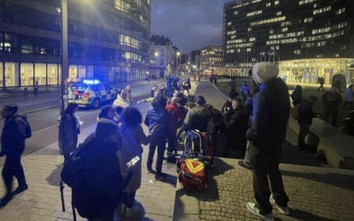 Tấn công bằng dao tại nhà ga tàu điện gần trụ sở EU, gây hỗn loạn nhiều giờ