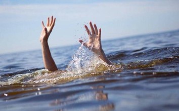 Lật thuyền trên sông Đồng Nai, 12 người rơi xuống sông, 1 phụ nữ mất tích