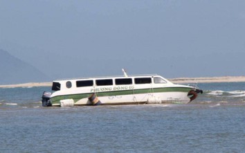 Khởi tố thuyền trưởng vụ chìm cano khiến 17 người tử vong trên biển Cửa Đại