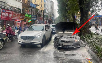 Chập điện ở đèn pha, xe sang Audi bốc cháy trên đường Láng