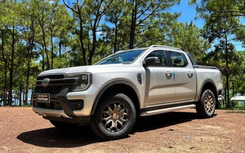 Doanh số Ford Ranger gấp nhiều lần tất cả các đối thủ cộng lại