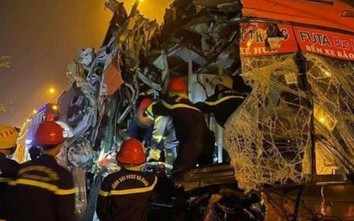 Hiện trường vụ tai nạn giữa xe khách và xe tải, 3 người chết ở Quảng Nam